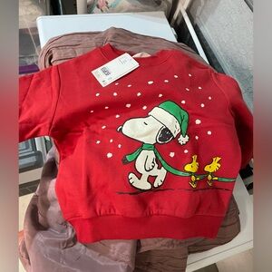 H&M snoopy peanuts christmas sweatshirt